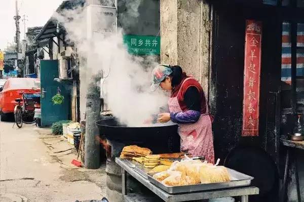 漢起最新，小巷中的美食秘密